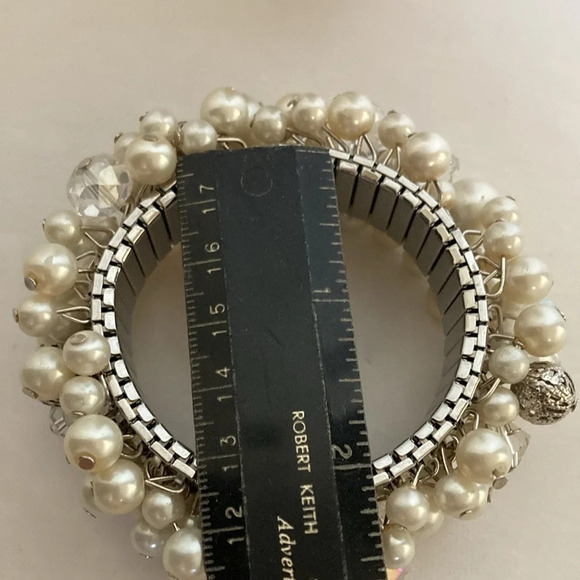 Vintage Expandable Faux Pearl Bead Chunky Jingle Bracelet - Picture 9 of 12